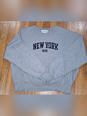 Urban Weekend Gray 'New York 1976' Crewneck Sweater Size XL